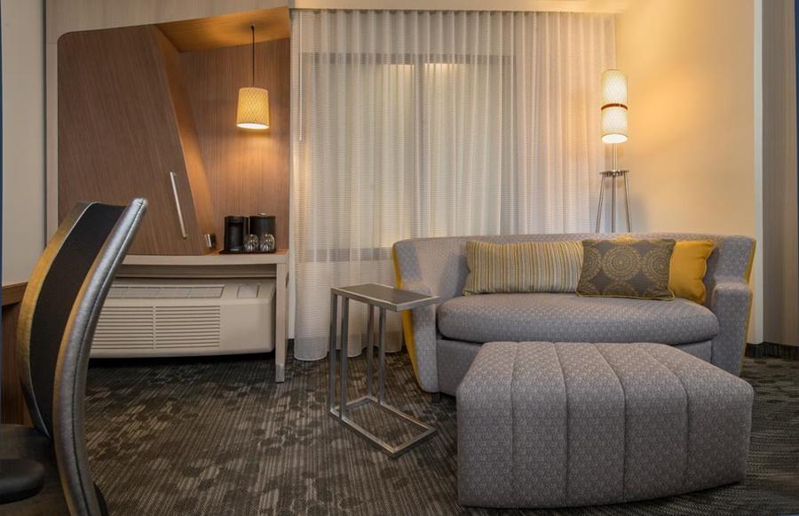 Готель Courtyard By Marriott Saskatoon Airport Екстер'єр фото